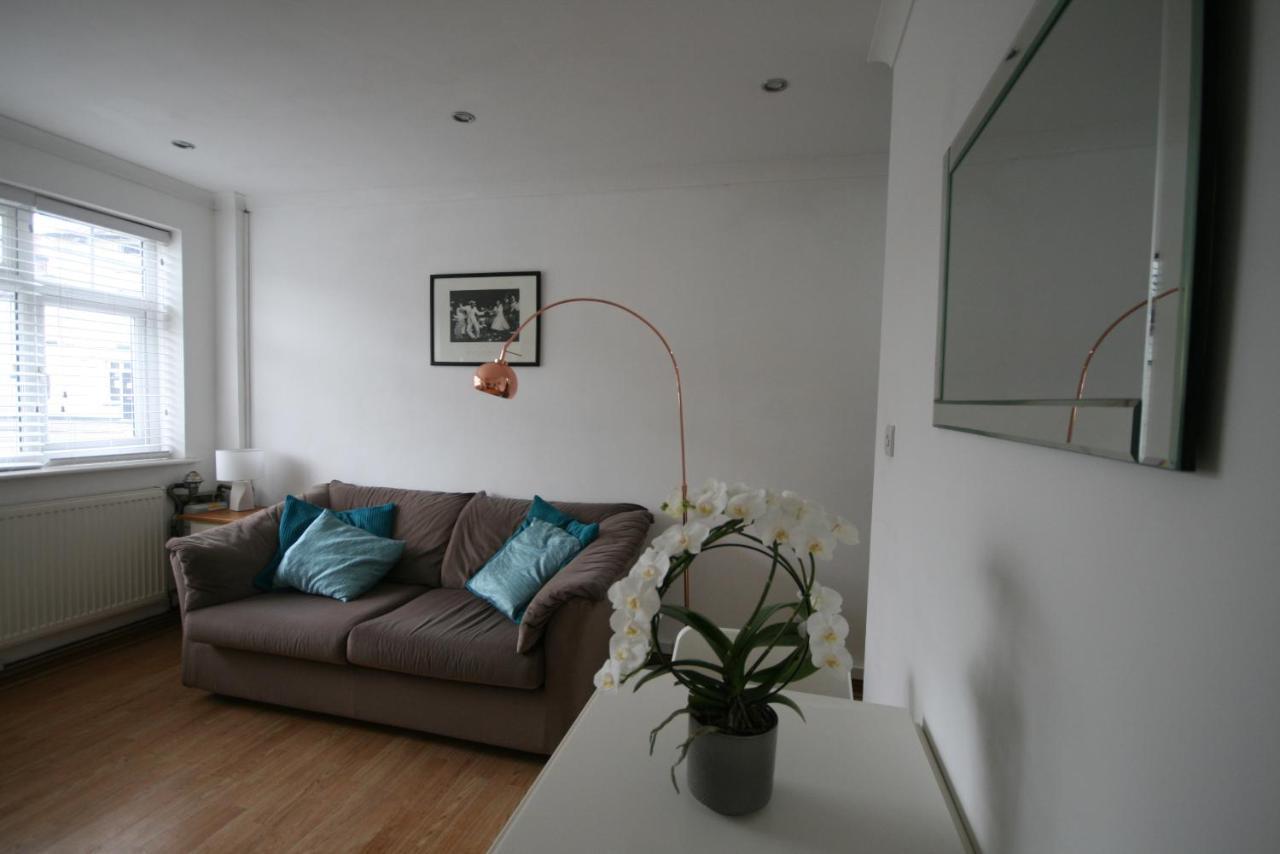 Molesey Near Hampton Court, Viking Short Stays West Molesey Ngoại thất bức ảnh